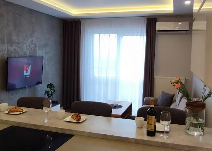 Gold Penthouse Apartment *